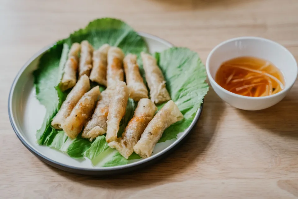 Bàn ăn tại Phòng Trà Blue Sky